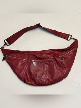 VINTAGE Y2K NETA SADE RED PEBBLED LEATHER HOBO SLING ZIPPER BAG